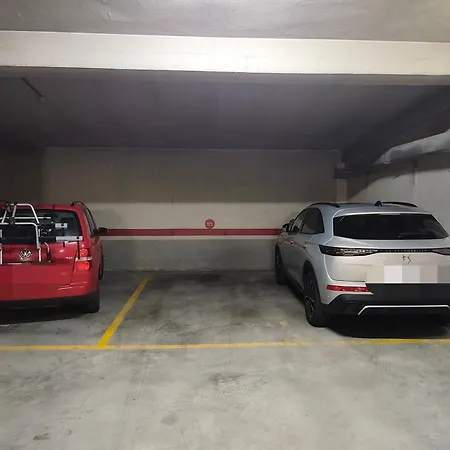 By Halo Garcia Barbon Con Parking *